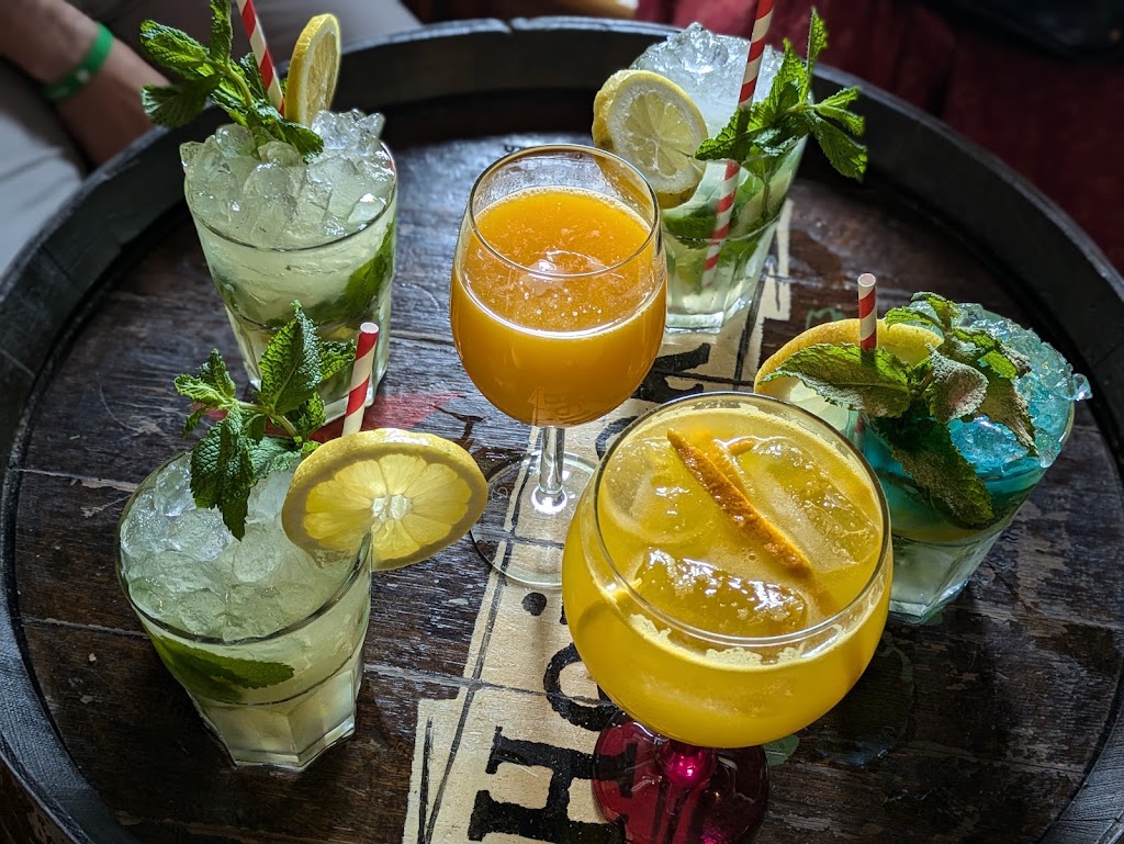 Estatxa — Comida y bebida