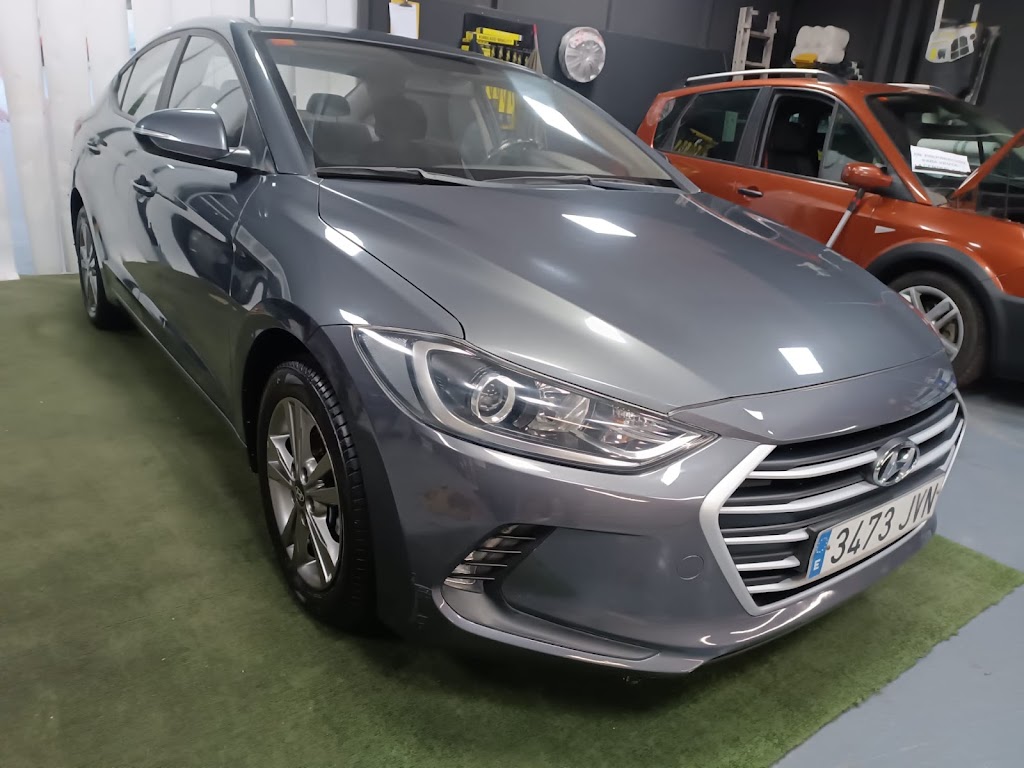 Maquina CC. Compra y venta de coches de segunda mano — Concesionario de automoviles