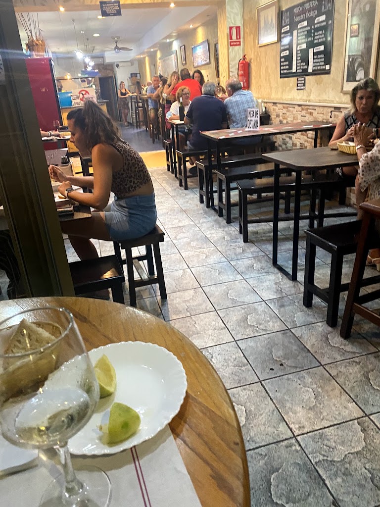 Pulperia Meson Taberna Gallega — Comida y bebida