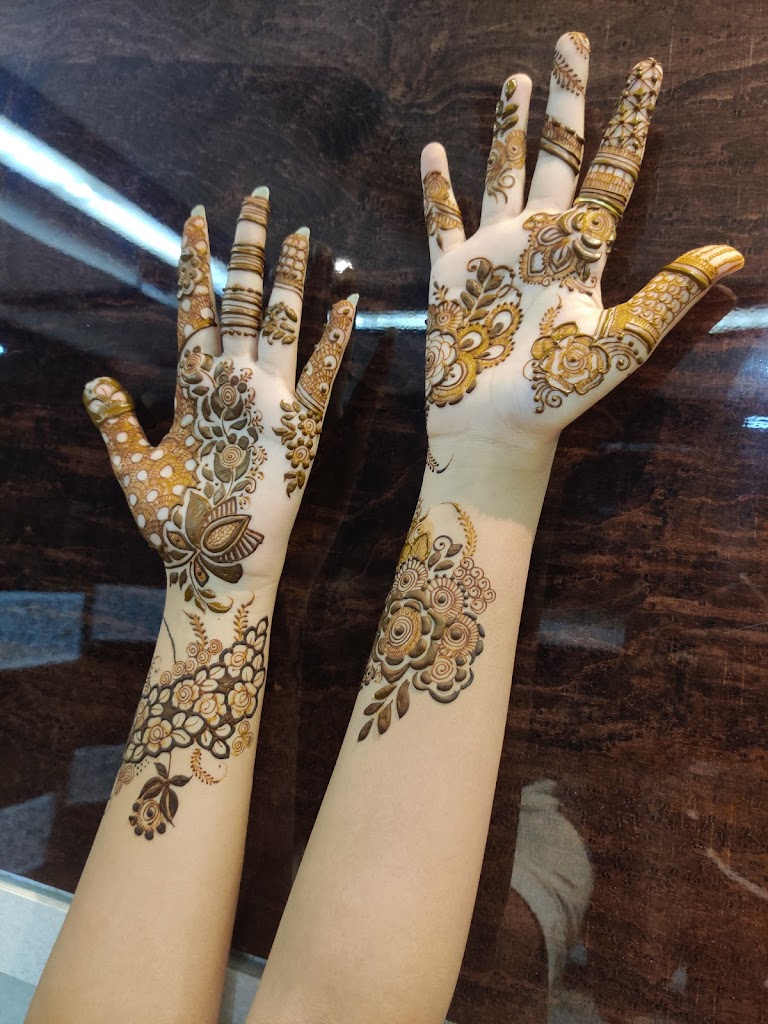Monika Bridal Mehendi Nails