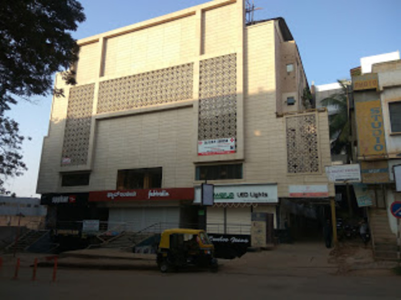 Metropolis Hotel