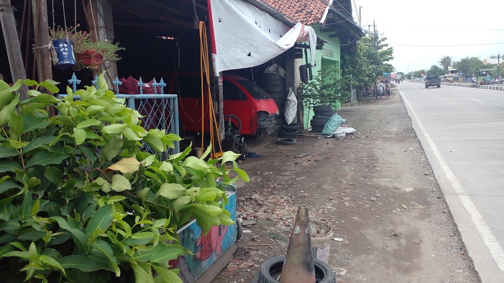 BENGKEL MOBIL MOTOR
