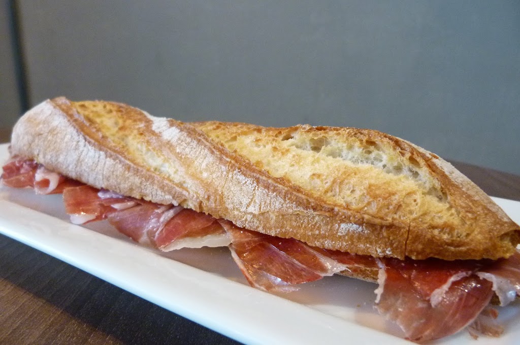 Pamoli — Comida y bebida
