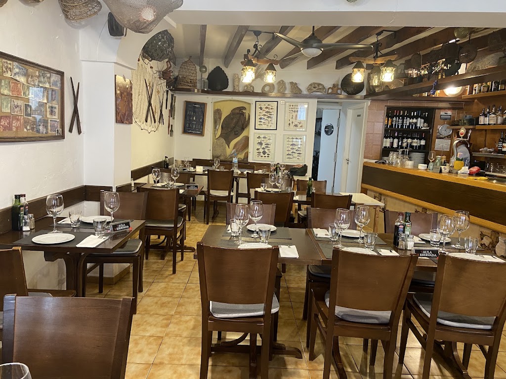 Restaurante Bodega Can Ferra — Ambiente