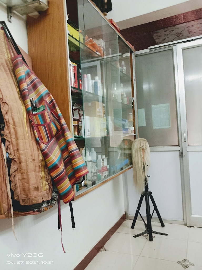 Savita Beauty Parlour