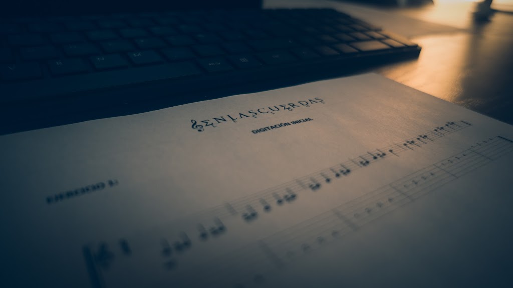 ENLASCUERDAS Clases de Guitarra - Produccion Musical