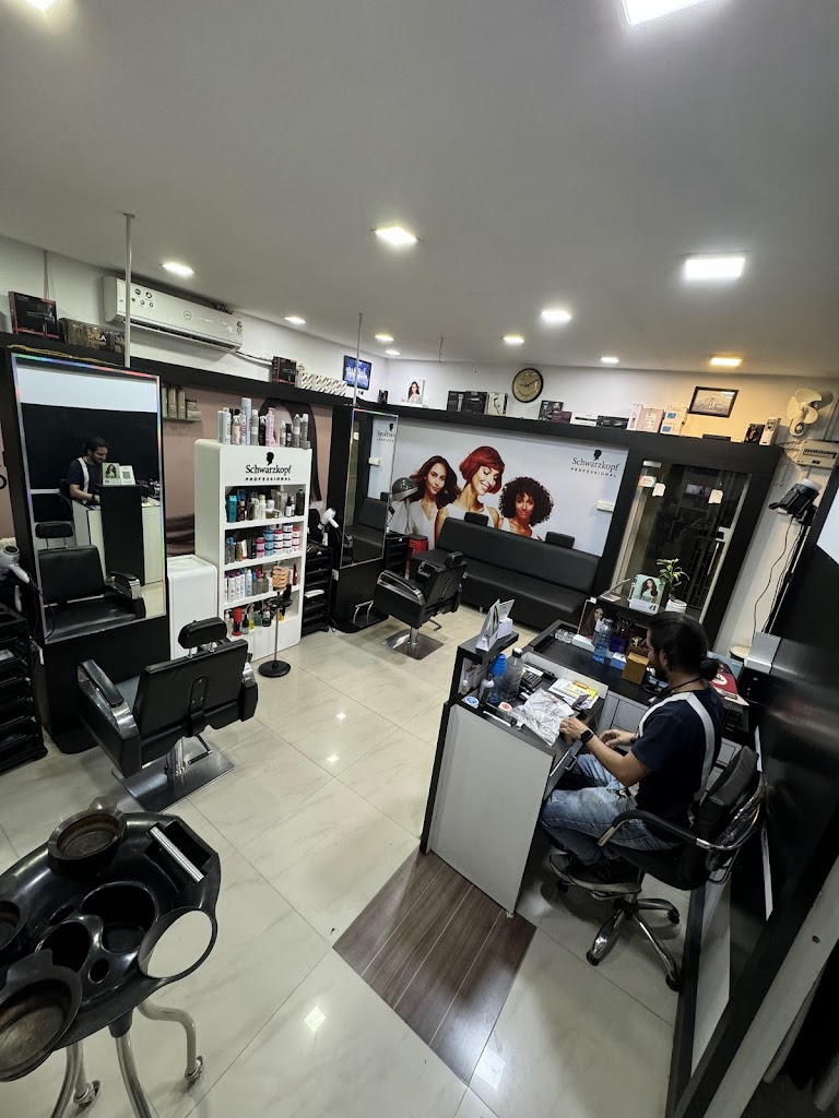 Modern Unisex Salon