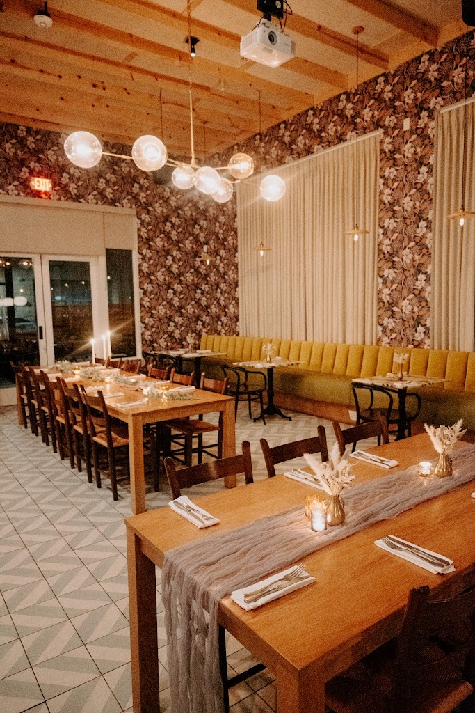 Sip Savor New American Restaurant Bar