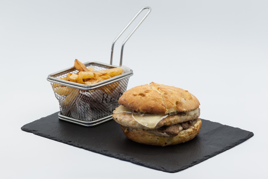 Akari Gastroteka — Comida y bebida