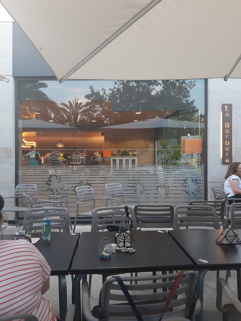La Barbera Gourmet Villajoyosa — Ambiente