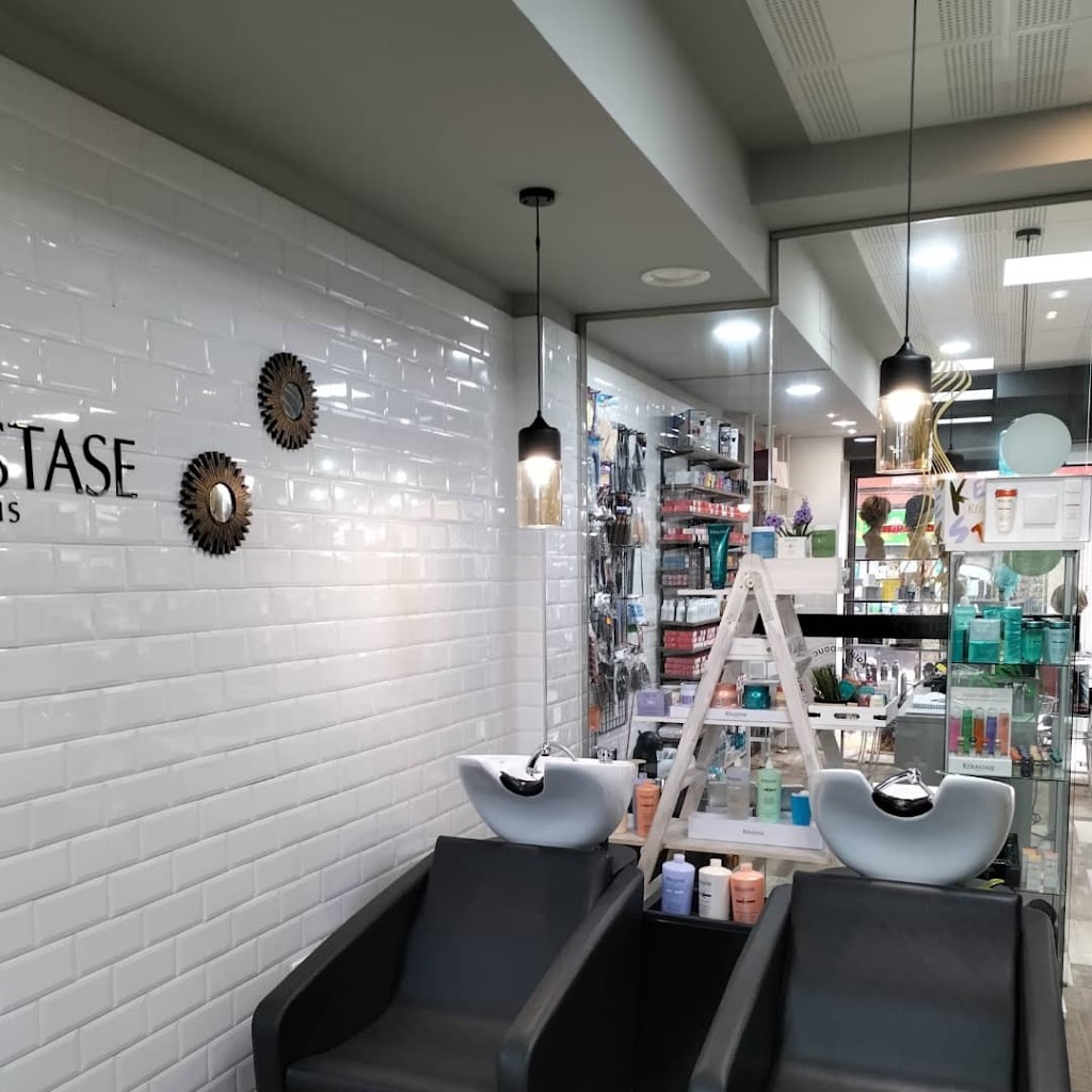 Virginia blanco plataforma de peluqueria y estetica avanzada — Interior