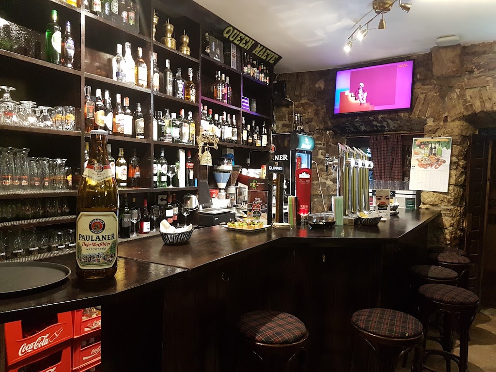 Bar Queen Maeve