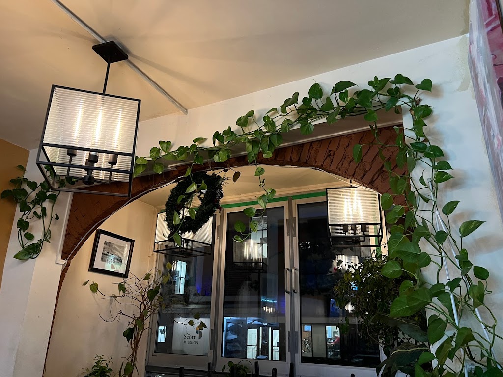 Saigon Lotus in Toronto