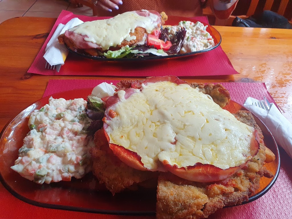 El JUANLU & ARIEL Bar Restaurante — Comida y bebida