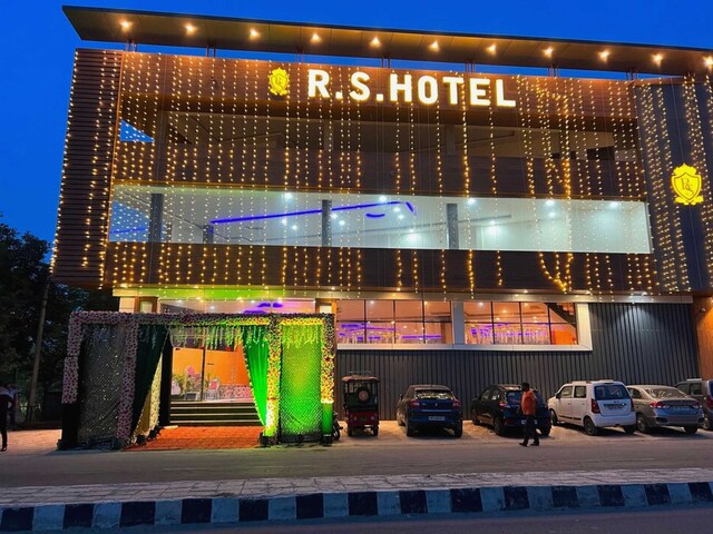 Oyo Flagship 91699 R S Hotel