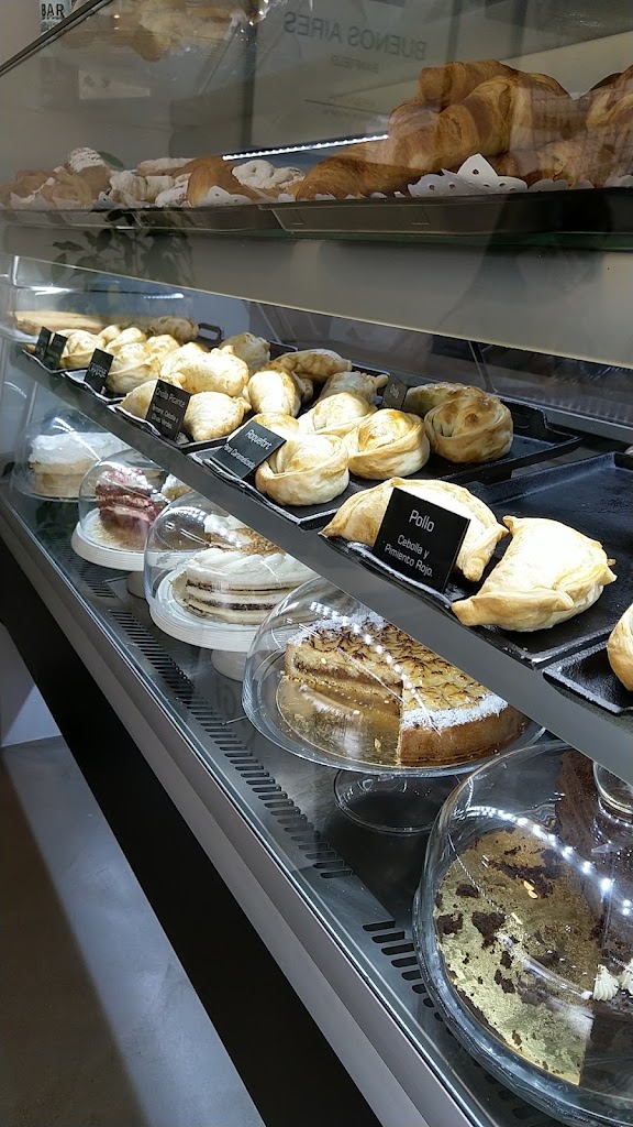 Cafeteria Sura — Comida y bebida