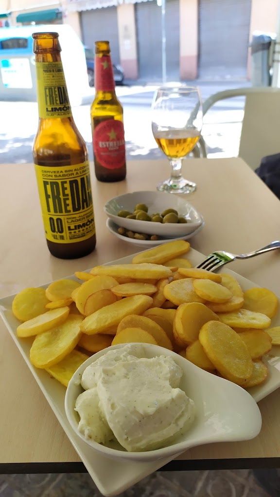 Tito's Bar Cafeteria