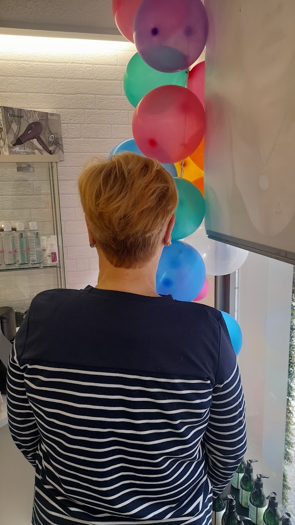 Estilista ELISABETH- Peluqueria Lasarte — Peinado