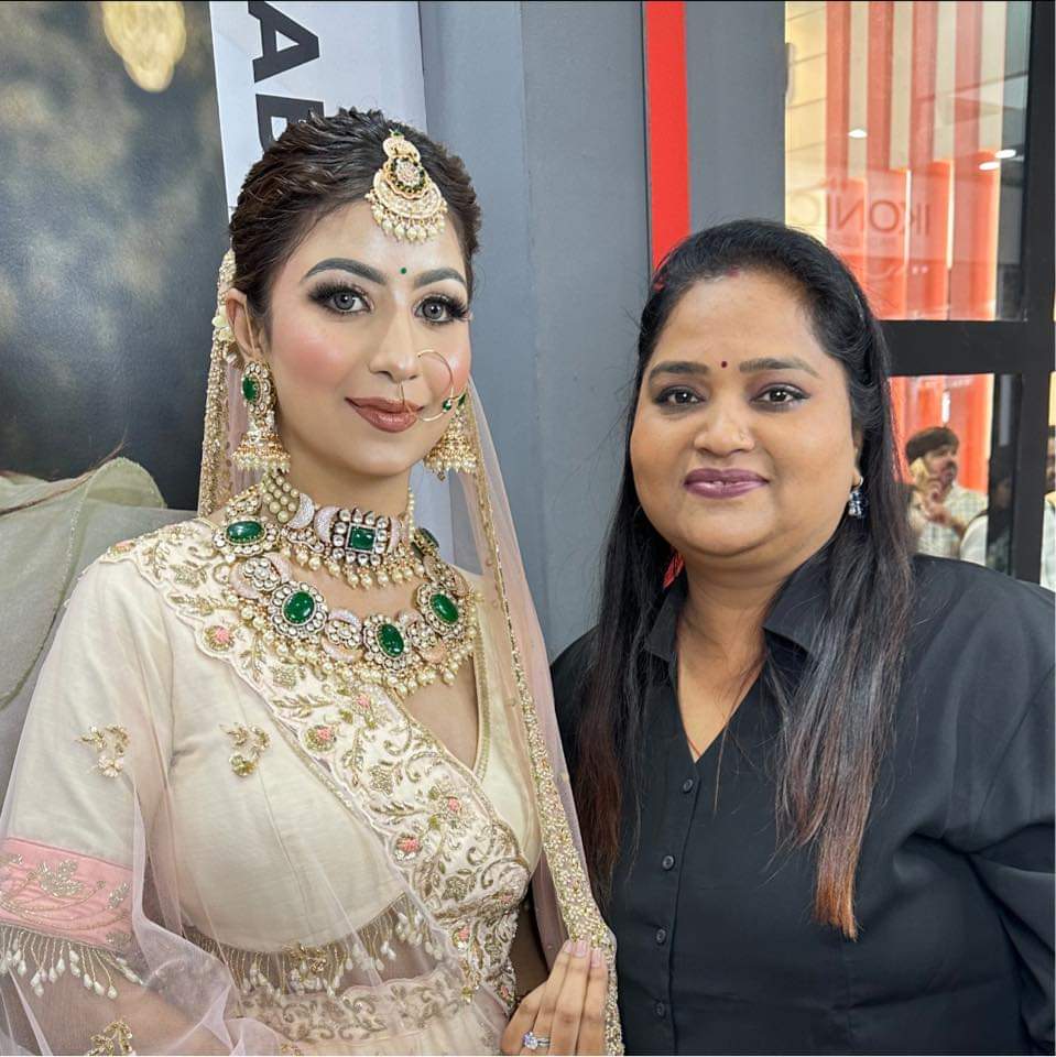 Shanaz Beauty Clinic Academy Best Makeup Beauty Academy Best Beauty Academy In Itarsi