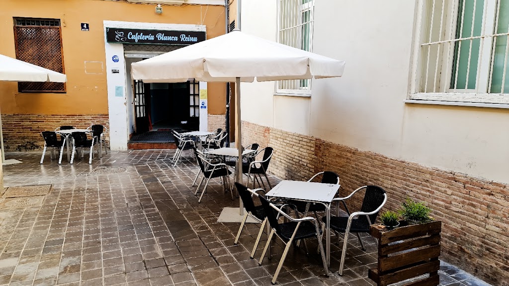 Blanca Reina Cafe-Bar