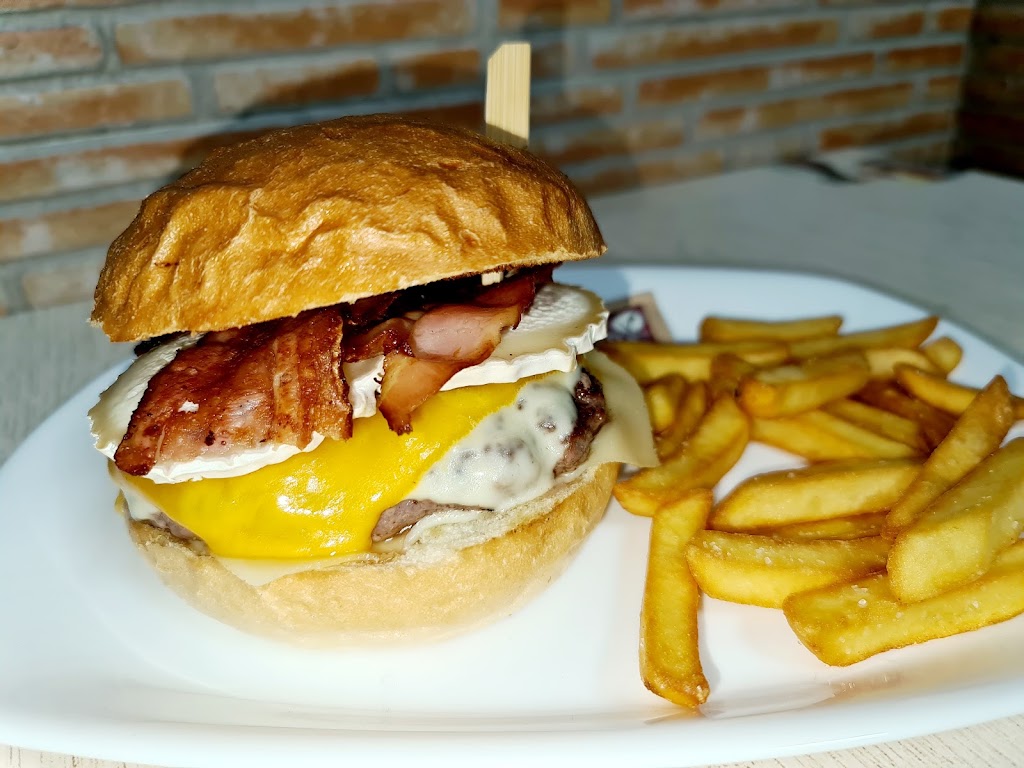 MH bar,cafeteria — Papas fritas