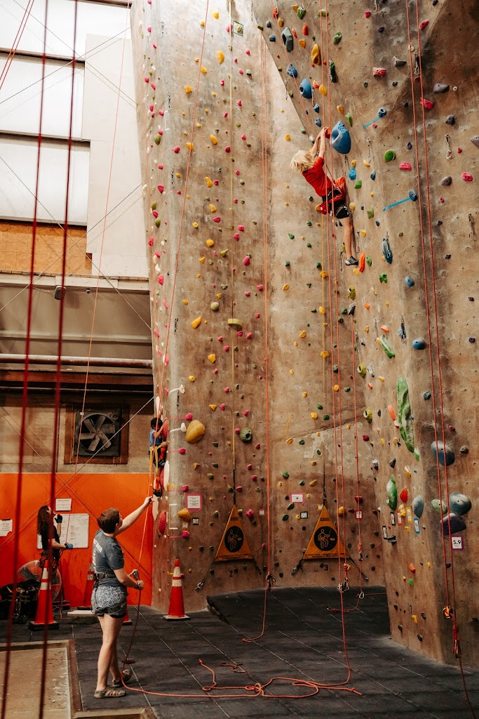  Rise Up Climbing