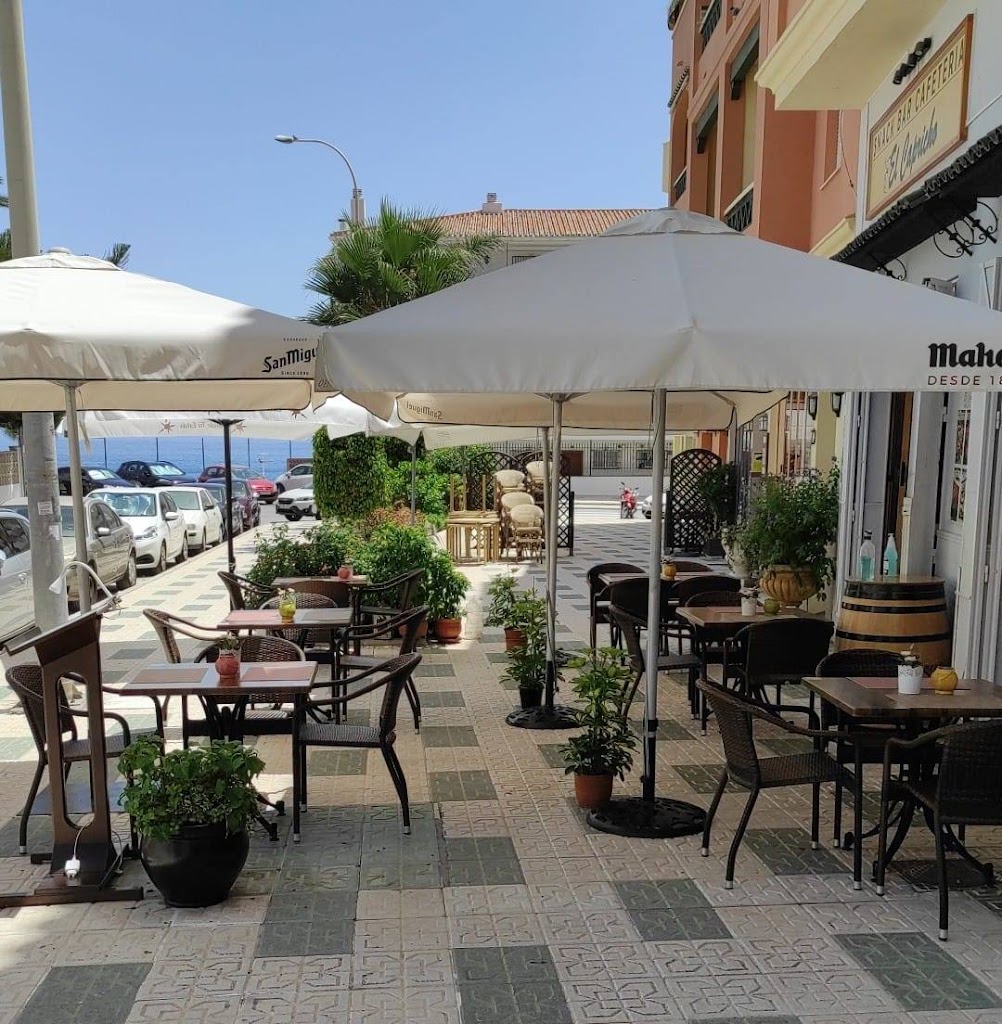 Restaurante El capricho nerja — Ambiente