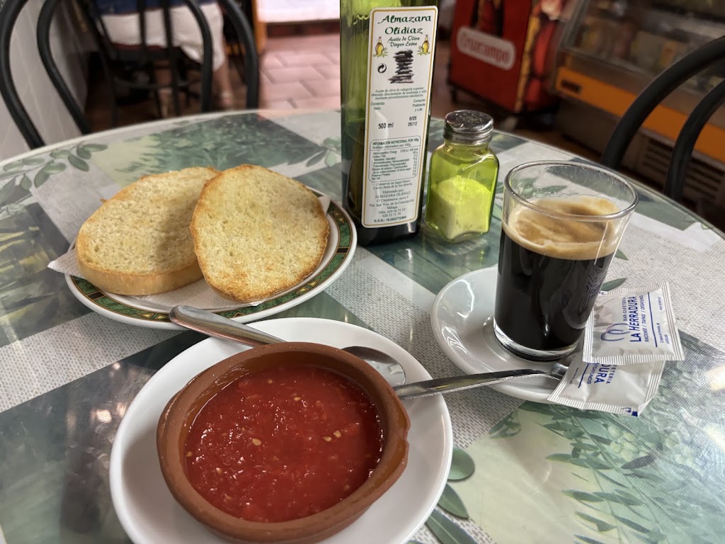 Bar cafeteria Burguer — Comida y bebida