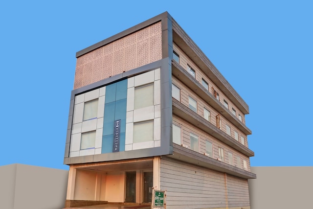 Townhouse 1169 F9 Hotels