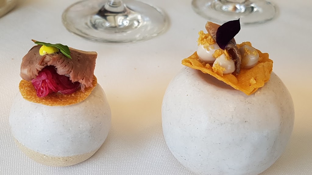 Restaurante El Serbal — Comida y bebida