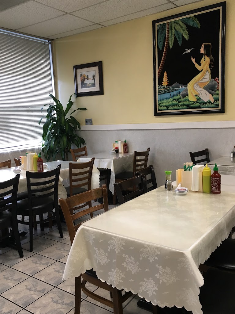 Ba-Le Sandwich & Thai Cuisine