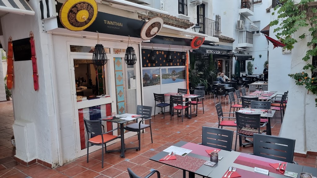 TiNNTHAi Thai Restaurant Torremolinos — Ambiente