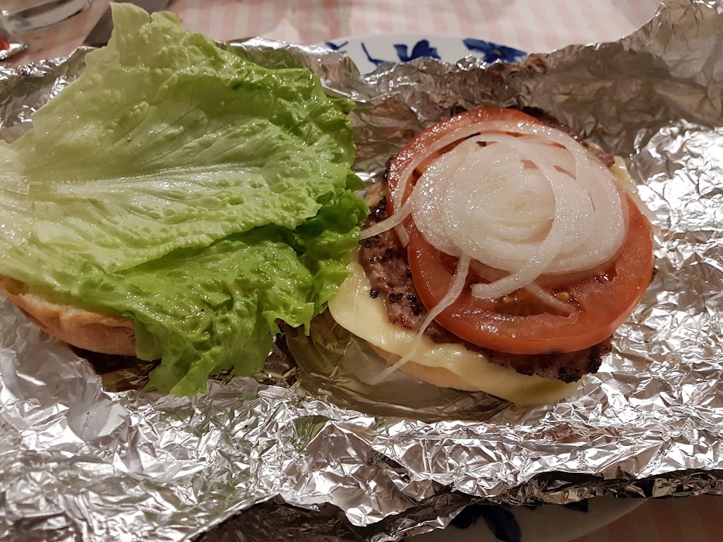 Alhambra Hamburgueseria — Hamburguesa
