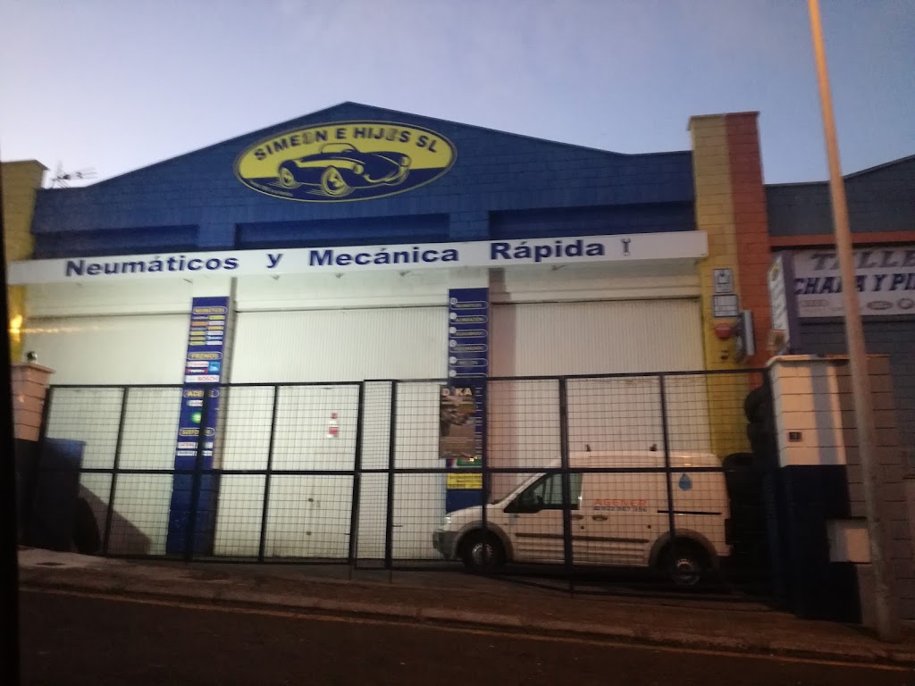 Simeon e Hijos — Exterior
