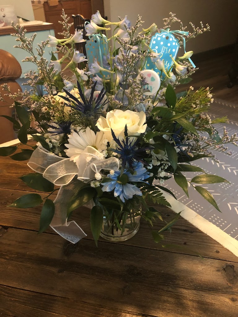 Petals & Pickin's Floral, Gifts & Workshops