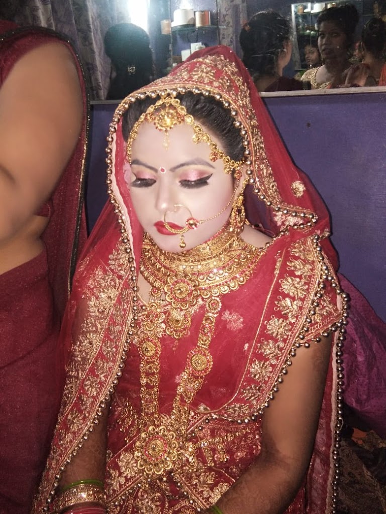 Sadhana Beauty Parlour