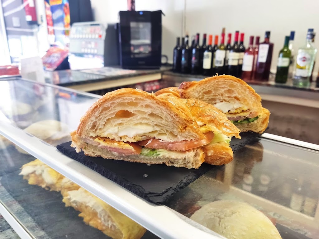 Gladys Cafe — Comida y bebida