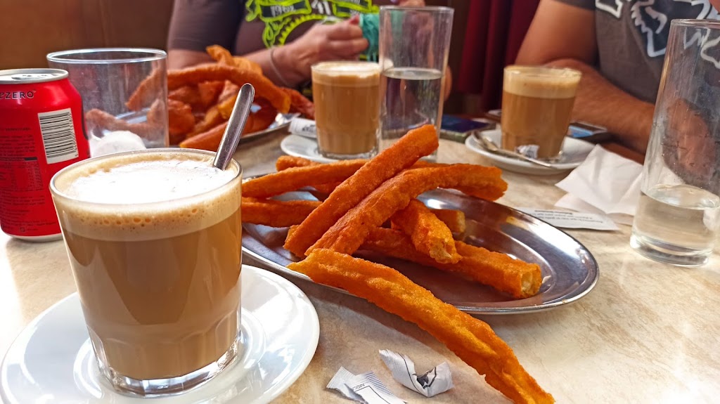 Churreria Pascual — Comida y bebida