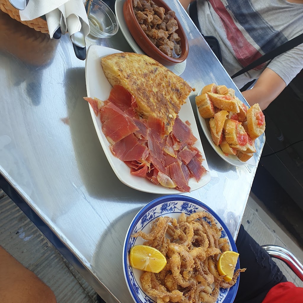 Bar La Paradeta — Comida y bebida