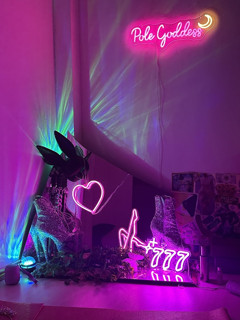 Pole Dance Temple