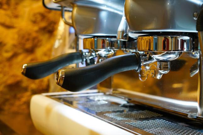 La Vella Coffee Shop — Comida y bebida