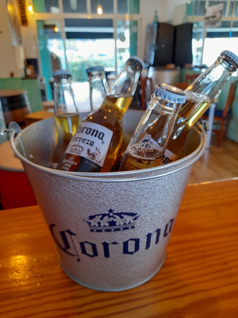 Playa Happy — Comida y bebida