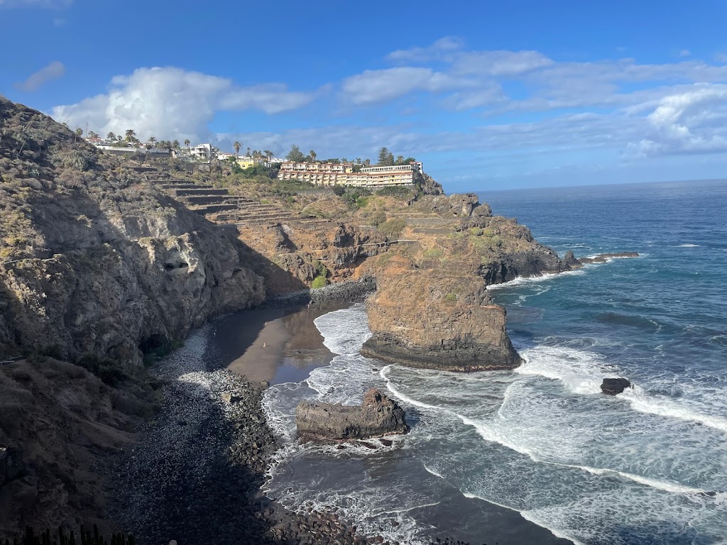 Sendero a la Playa de los Roques y Rambla de Castro