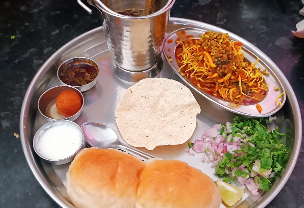 Manjare Misal House Prasiddha Bhel