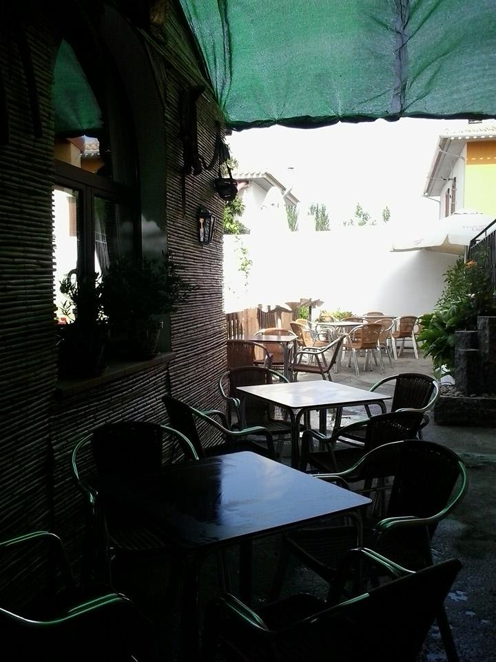 La Porcha "Bodegon vino del pais"