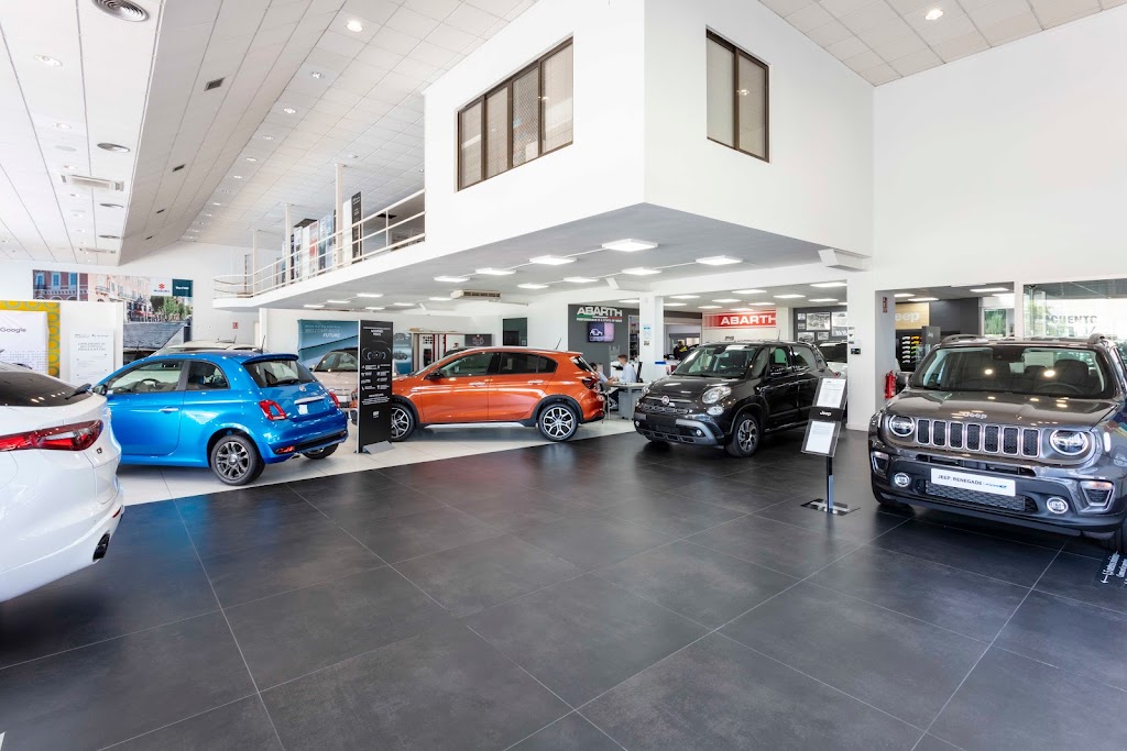 Fiat, Jeep & Abarth Moll Motor Denia — Interior