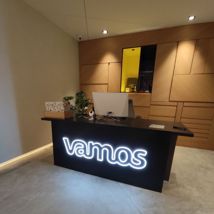 Vamos - Renting de coches — Interior