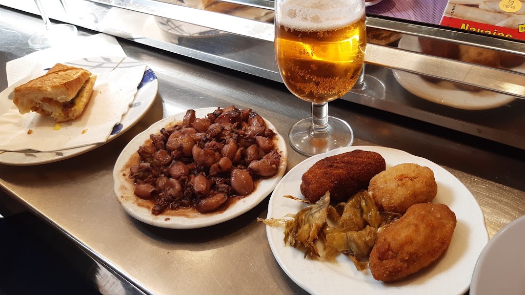 Mercado Publico Bar Del Mercat — Comida y bebida