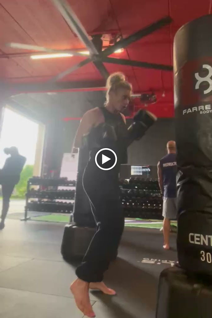  Farrell's eXtreme Bodyshaping - Blaine