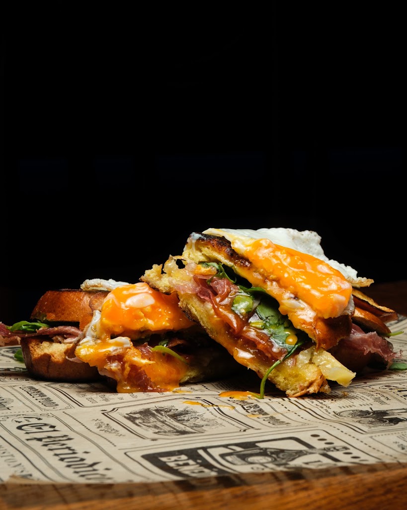 Cerveceria Taperia Neptuno — Comida y bebida